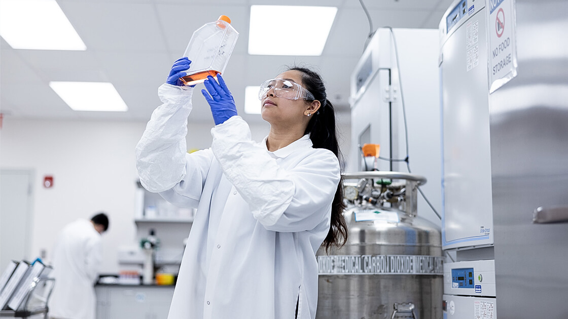 Image created by the Context Agency for VintaBio, capturing lab processes with a focus on precision and innovation.